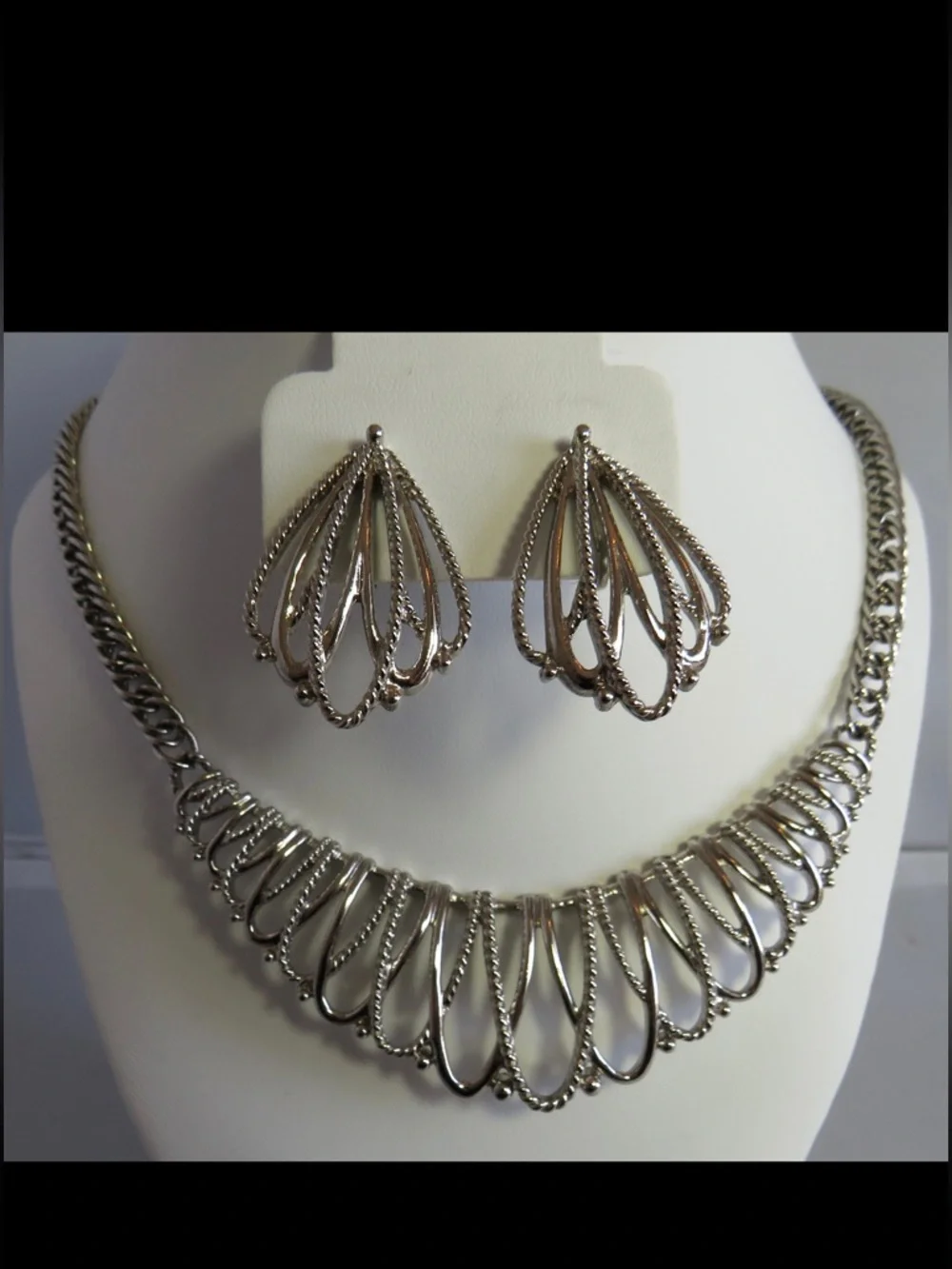 N/A choker style